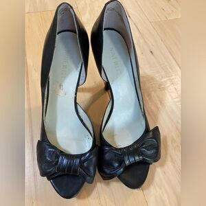 Nine West size 7 leather peep toe with bow black heel